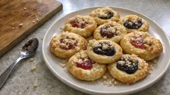 Moravské koláče z cottage sýra: rychlé těsto, které zůstane vláčné i druhý den