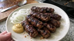 Domácí čevabčiči jako z dobré hospody: šťavnaté a bez složité přípravy