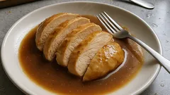 Kuřecí plátky dušené na šťávě: šťavnatý oběd z pár surovin