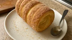 Rychlý trdelník z listového těsta: křupavý bez kynutí za 15 minut