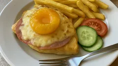 Retro kuřecí plátky s broskví, šunkou a sýrem – rychlá klasika, co vždy vyjde